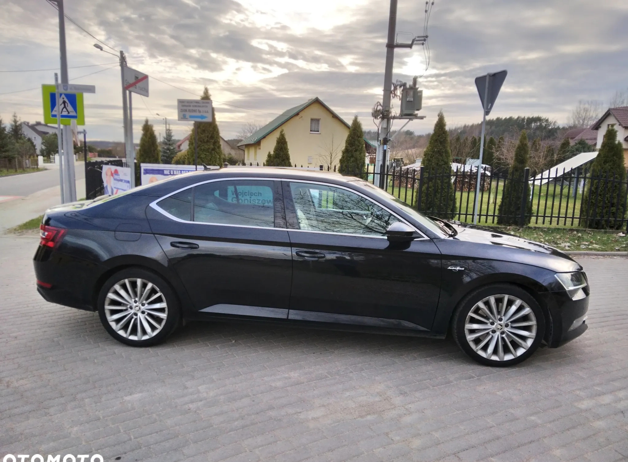 Skoda Superb cena 66900 przebieg: 330000, rok produkcji 2017 z Brzeziny małe 379